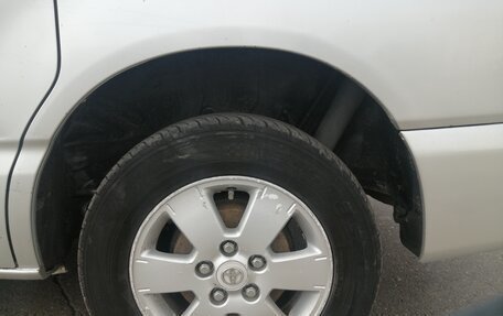 Toyota Voxy II, 2004 год, 1 100 000 рублей, 4 фотография