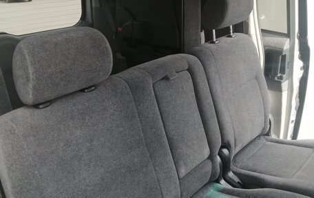 Toyota Voxy II, 2004 год, 1 100 000 рублей, 11 фотография