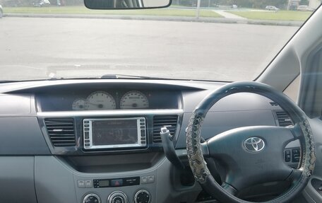 Toyota Voxy II, 2004 год, 1 100 000 рублей, 18 фотография