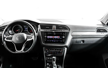 Volkswagen Tiguan II, 2021 год, 2 400 000 рублей, 11 фотография