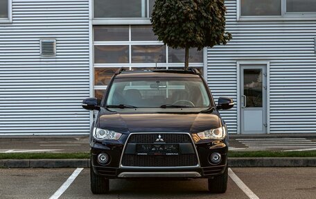 Mitsubishi Outlander III рестайлинг 3, 2011 год, 995 000 рублей, 2 фотография
