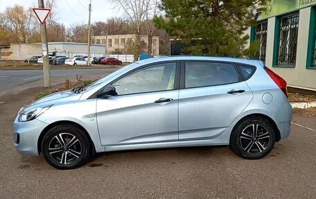 Hyundai Solaris II рестайлинг, 2011 год, 655 000 рублей, 3 фотография