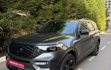 Ford Explorer VI, 2020 год, 3 950 000 рублей, 2 фотография