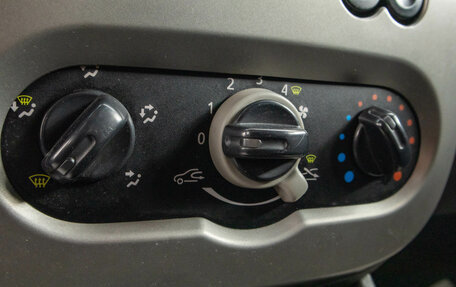 Renault Logan I, 2011 год, 629 000 рублей, 17 фотография