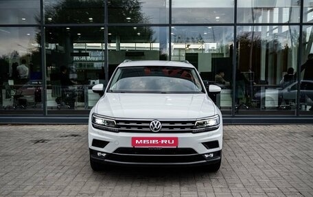Volkswagen Tiguan II, 2017 год, 2 400 000 рублей, 3 фотография