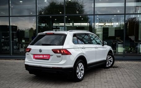 Volkswagen Tiguan II, 2017 год, 2 400 000 рублей, 2 фотография