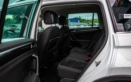 Volkswagen Tiguan II, 2017 год, 2 400 000 рублей, 13 фотография