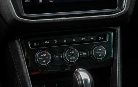 Volkswagen Tiguan II, 2017 год, 2 400 000 рублей, 20 фотография