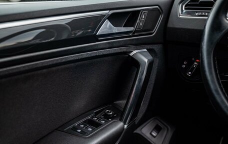 Volkswagen Tiguan II, 2017 год, 2 400 000 рублей, 22 фотография
