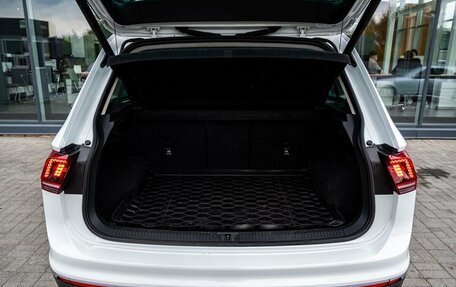 Volkswagen Tiguan II, 2017 год, 2 400 000 рублей, 23 фотография