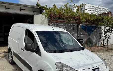 Peugeot Partner II рестайлинг 2, 2011 год, 720 000 рублей, 2 фотография