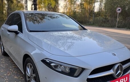 Mercedes-Benz A-Класс, 2019 год, 2 500 000 рублей, 2 фотография