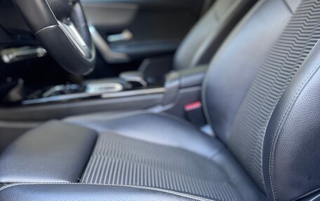Mercedes-Benz A-Класс, 2019 год, 2 500 000 рублей, 5 фотография