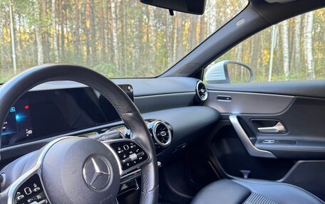 Mercedes-Benz A-Класс, 2019 год, 2 500 000 рублей, 7 фотография