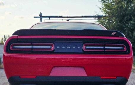 Dodge Challenger III рестайлинг 2, 2023 год, 5 800 000 рублей, 6 фотография