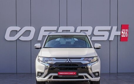 Mitsubishi Outlander III рестайлинг 3, 2022 год, 3 850 000 рублей, 3 фотография