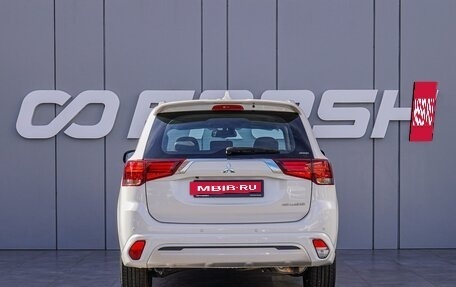 Mitsubishi Outlander III рестайлинг 3, 2022 год, 3 850 000 рублей, 4 фотография