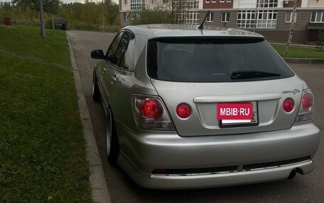 Toyota Altezza, 2001 год, 1 099 000 рублей, 10 фотография