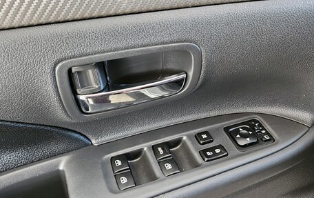 Mitsubishi Outlander III рестайлинг 3, 2015 год, 1 749 000 рублей, 16 фотография