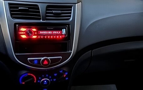 Hyundai Solaris II рестайлинг, 2013 год, 930 000 рублей, 11 фотография