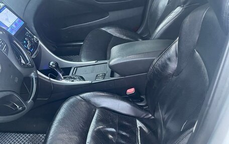 Hyundai Sonata VI, 2010 год, 750 000 рублей, 4 фотография