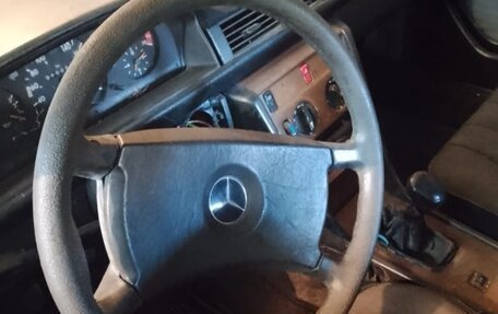 Mercedes-Benz E-Класс, 1992 год, 55 000 рублей, 3 фотография