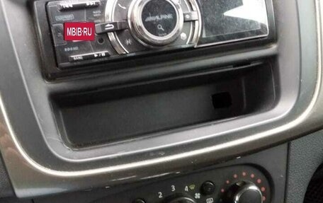 Renault Logan II, 2014 год, 525 000 рублей, 6 фотография