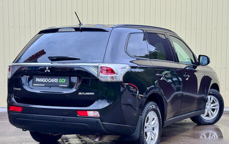 Mitsubishi Outlander III рестайлинг 3, 2013 год, 1 220 000 рублей, 2 фотография