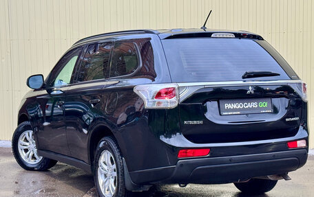 Mitsubishi Outlander III рестайлинг 3, 2013 год, 1 220 000 рублей, 4 фотография
