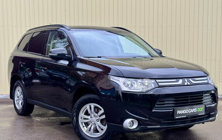 Mitsubishi Outlander III рестайлинг 3, 2013 год, 1 220 000 рублей, 3 фотография