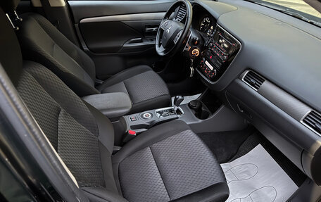 Mitsubishi Outlander III рестайлинг 3, 2013 год, 1 220 000 рублей, 16 фотография