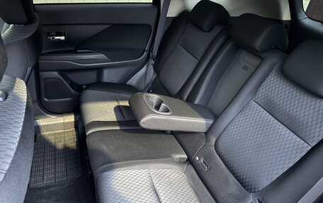 Mitsubishi Outlander III рестайлинг 3, 2013 год, 1 220 000 рублей, 18 фотография