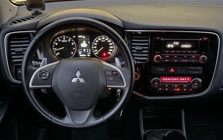 Mitsubishi Outlander III рестайлинг 3, 2013 год, 1 220 000 рублей, 14 фотография