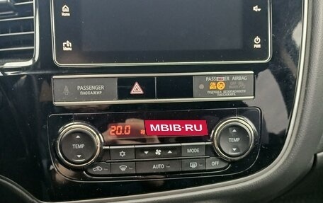 Mitsubishi Outlander III рестайлинг 3, 2018 год, 2 150 000 рублей, 12 фотография