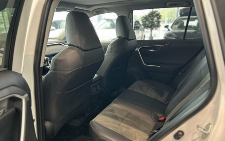 Toyota RAV4, 2025 год, 4 130 000 рублей, 15 фотография