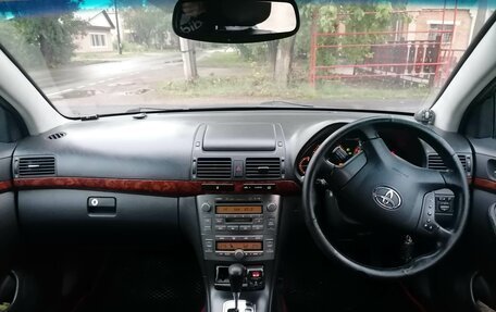 Toyota Avensis III рестайлинг, 2004 год, 650 000 рублей, 14 фотография