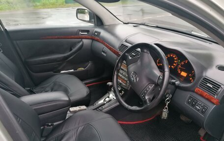 Toyota Avensis III рестайлинг, 2004 год, 650 000 рублей, 12 фотография