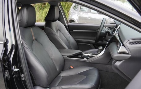 Toyota Camry, 2021 год, 2 850 000 рублей, 8 фотография