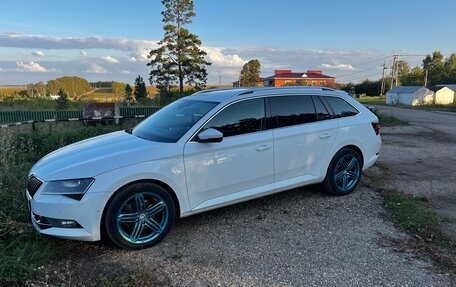 Skoda Superb III рестайлинг, 2016 год, 1 600 000 рублей, 2 фотография