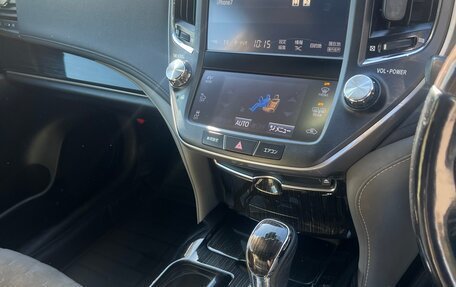Toyota Crown, 2016 год, 2 700 000 рублей, 9 фотография