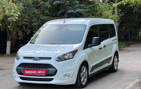 Ford Tourneo Connect II рестайлинг, 2017 год, 1 950 000 рублей, 2 фотография