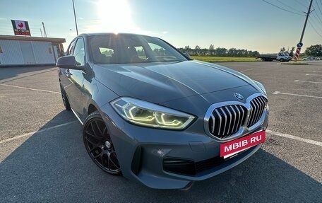 BMW 1 серия, 2019 год, 2 250 000 рублей, 12 фотография