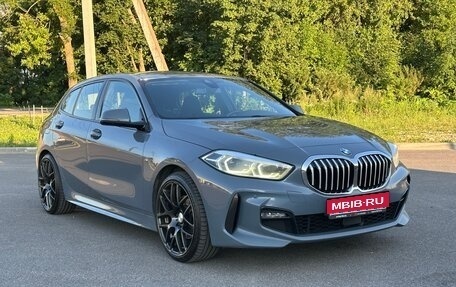 BMW 1 серия, 2019 год, 2 250 000 рублей, 1 фотография