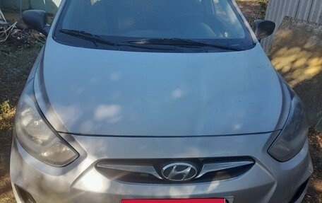 Hyundai Solaris II рестайлинг, 2011 год, 750 000 рублей, 1 фотография