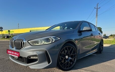 BMW 1 серия, 2019 год, 2 250 000 рублей, 38 фотография