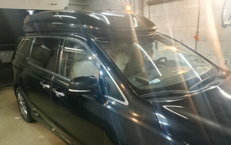 KIA Carnival III, 2016 год, 2 700 000 рублей, 18 фотография
