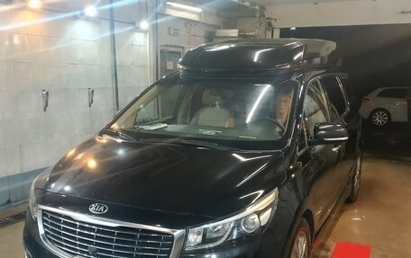 KIA Carnival III, 2016 год, 2 700 000 рублей, 23 фотография
