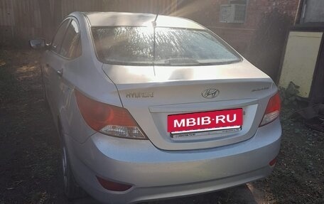 Hyundai Solaris II рестайлинг, 2011 год, 750 000 рублей, 4 фотография