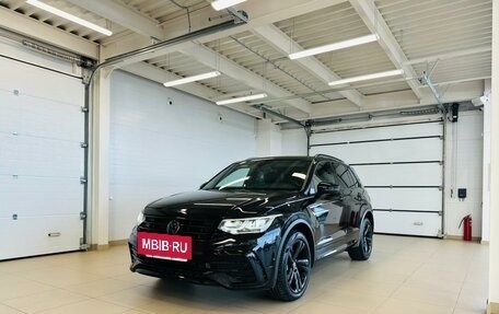Volkswagen Tiguan II, 2021 год, 4 199 900 рублей, 2 фотография
