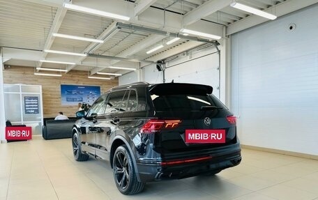 Volkswagen Tiguan II, 2021 год, 4 199 900 рублей, 4 фотография